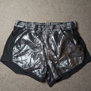 Under Armour Fly-By Heat Gear Women's Silver Running Shorts Size Small